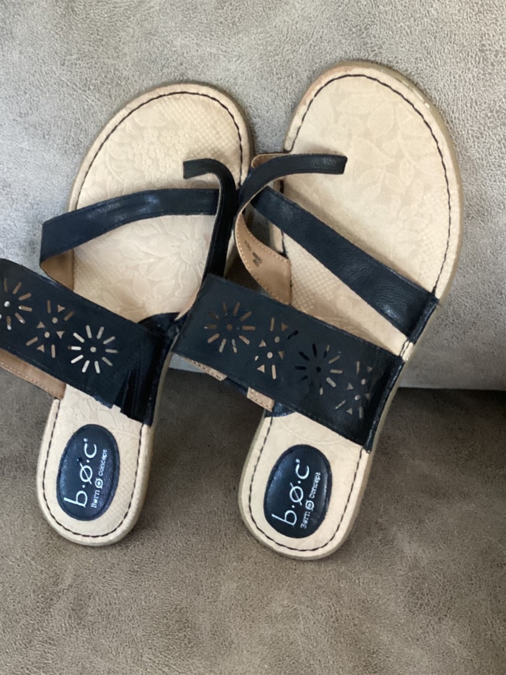 B.O.C. Black Toe ring sandals new condition no tag 10M 10W